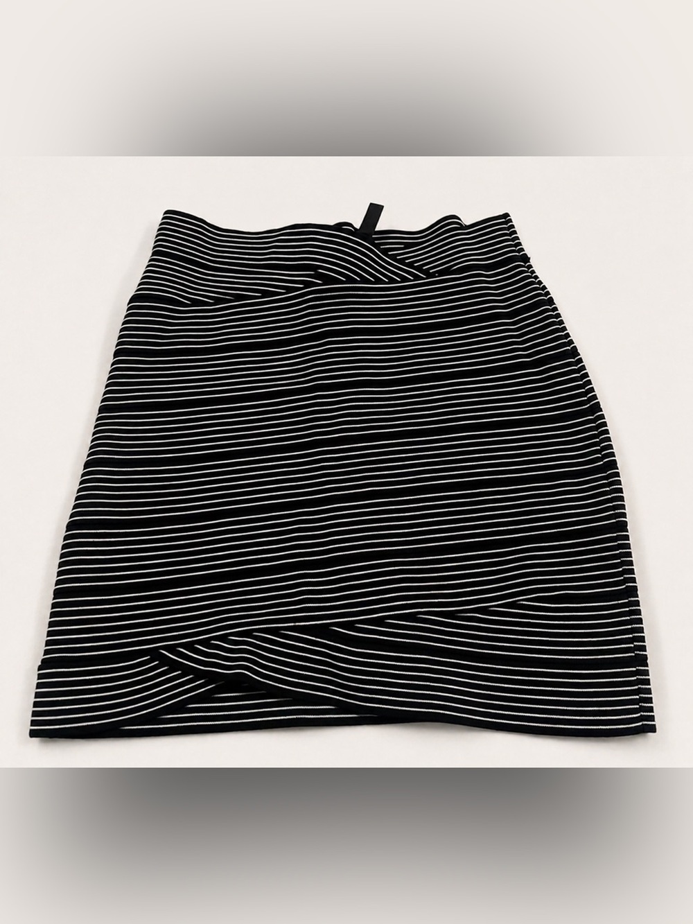 BCBGMaxAzria Textured Striped Wrap Mini Skirt Size S NWOT - Picture 3 of 4
